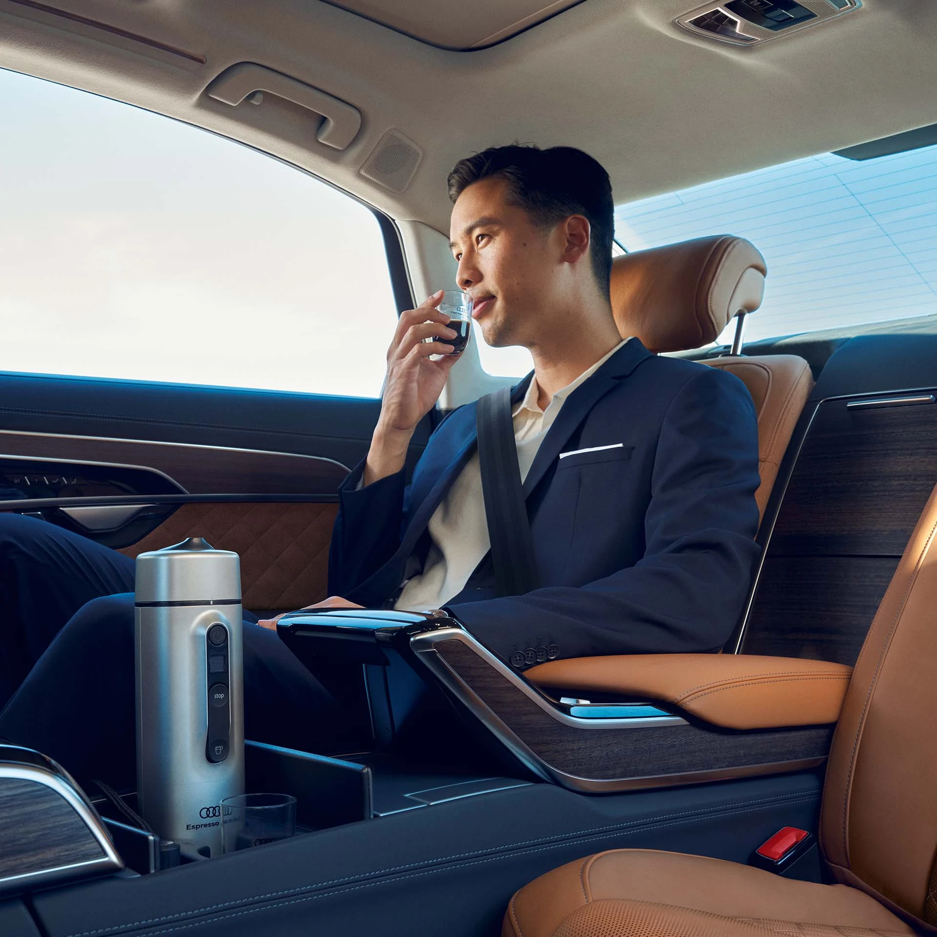 Audi A8 L – Khoang sau thương gia