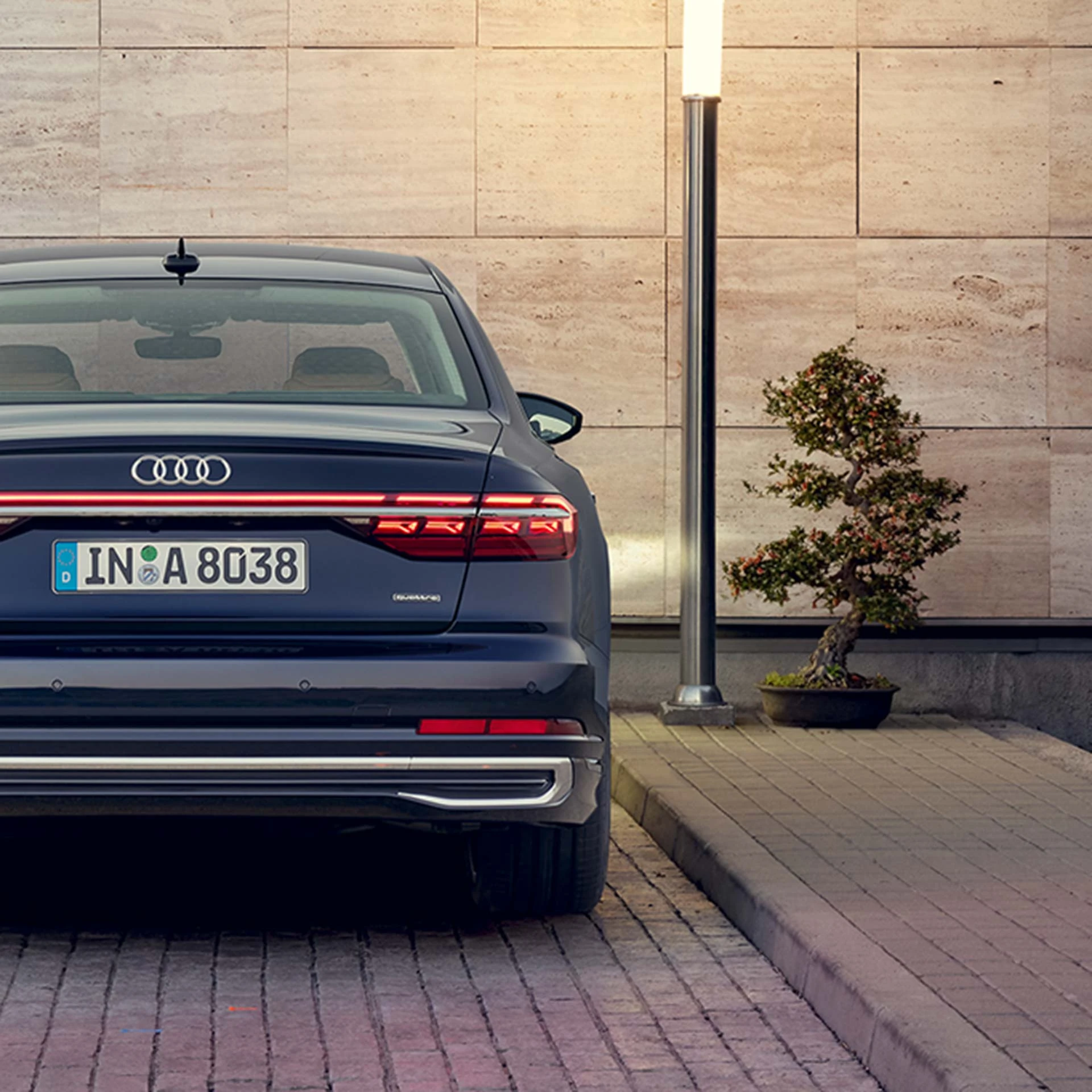 Audi A8 L – Đèn hậu OLED