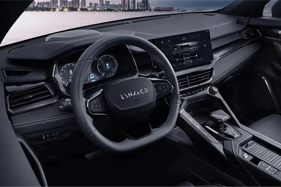 Lynk & Co 06 – Màn hình 12,3 inch + 10,25 inch