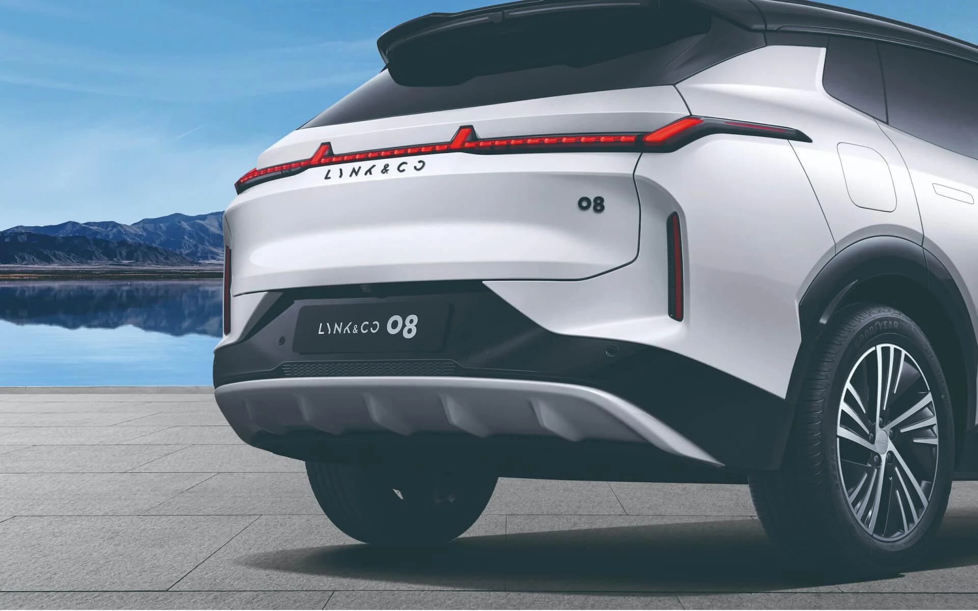 Lynk & Co 08 EM-P