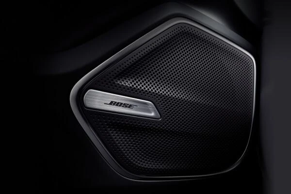 Lynk & Co 09 – 14 loa Bose